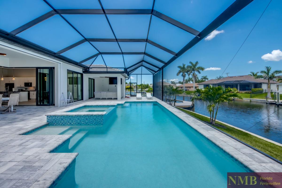Cape_Coral_Ferienhaeuser_Barbara_65-Pool-Hot-Tub