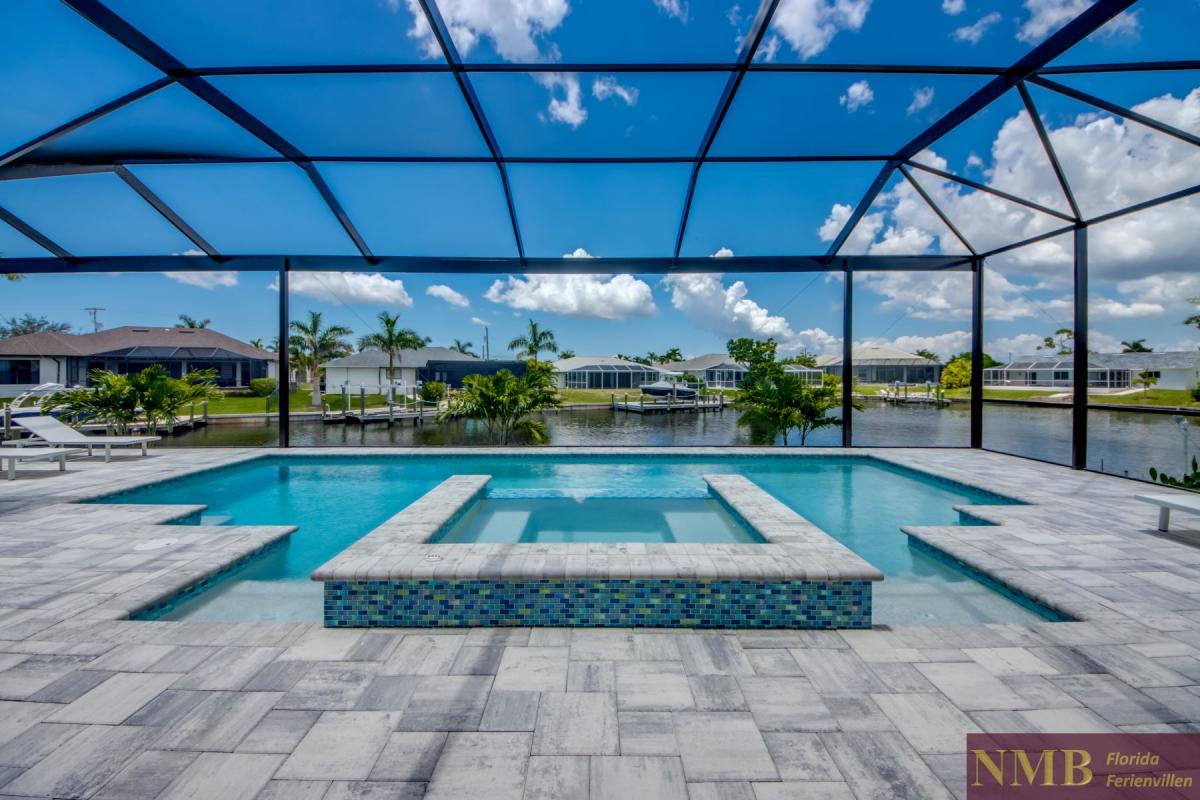 Cape_Coral_Ferienhaeuser_Barbara_69-Pool-Hot-Tub
