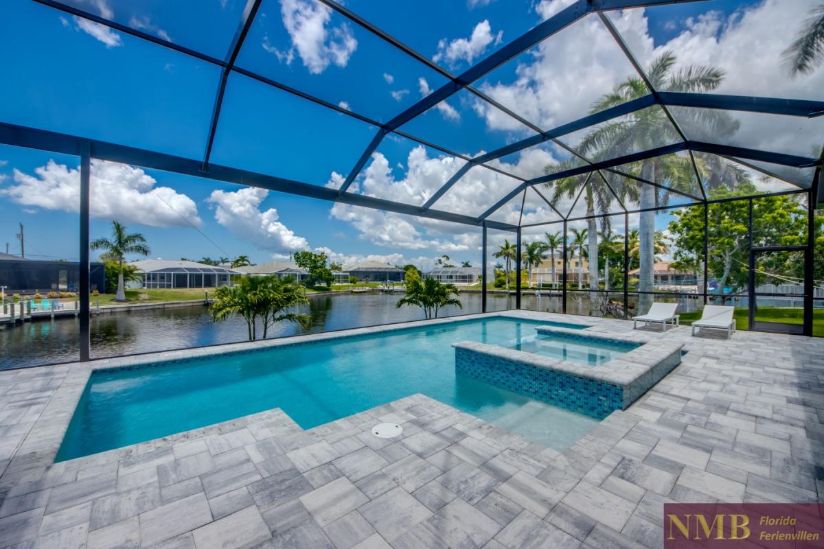 Cape_Coral_Ferienhaeuser_Barbara_70-Pool-Hot-Tub