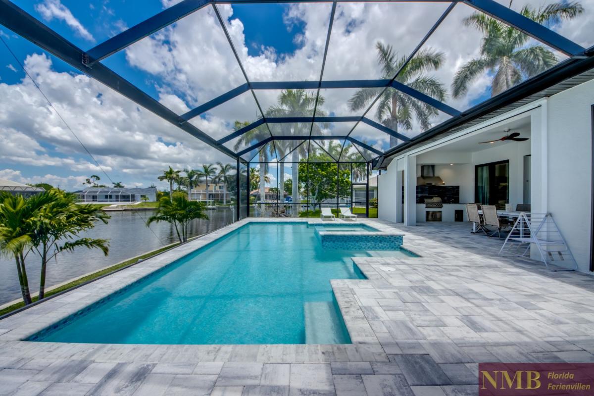 Cape_Coral_Ferienhaeuser_Barbara_71-Pool-Hot-Tub