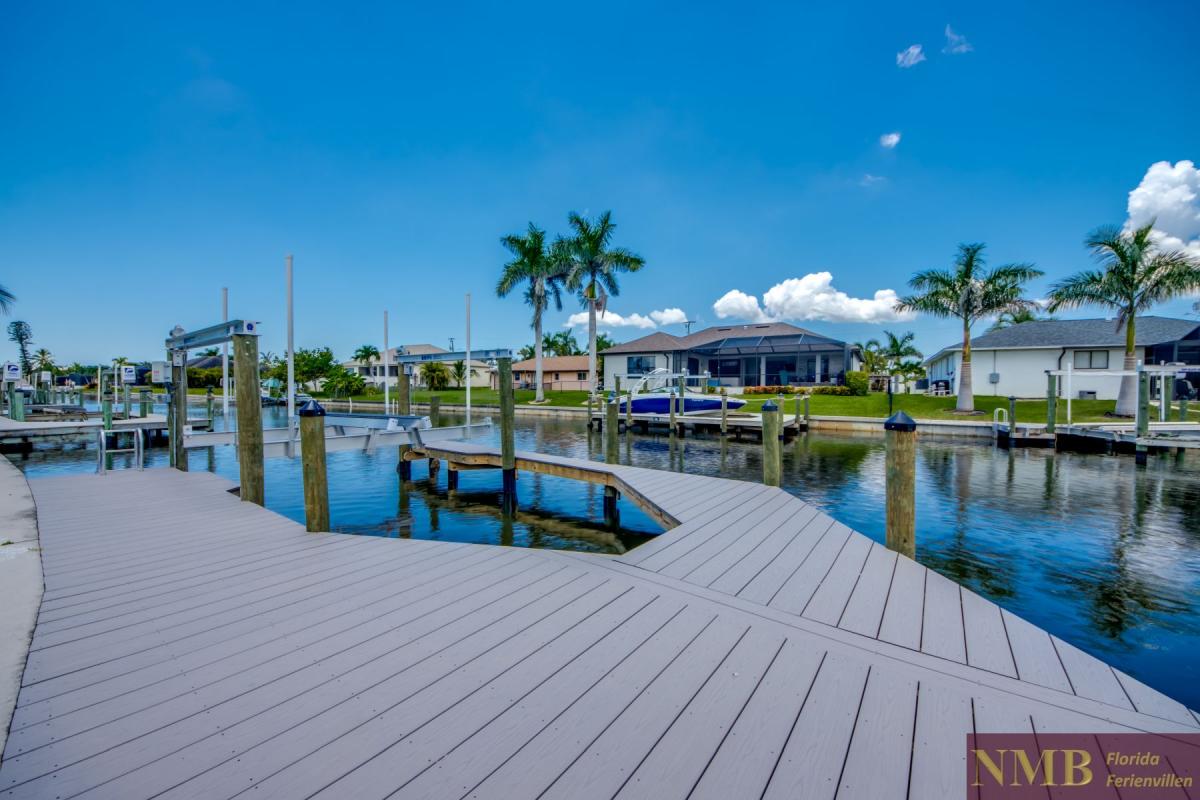 Cape_Coral_Ferienhaeuser_Barbara_80-Dock-Boat-Lift
