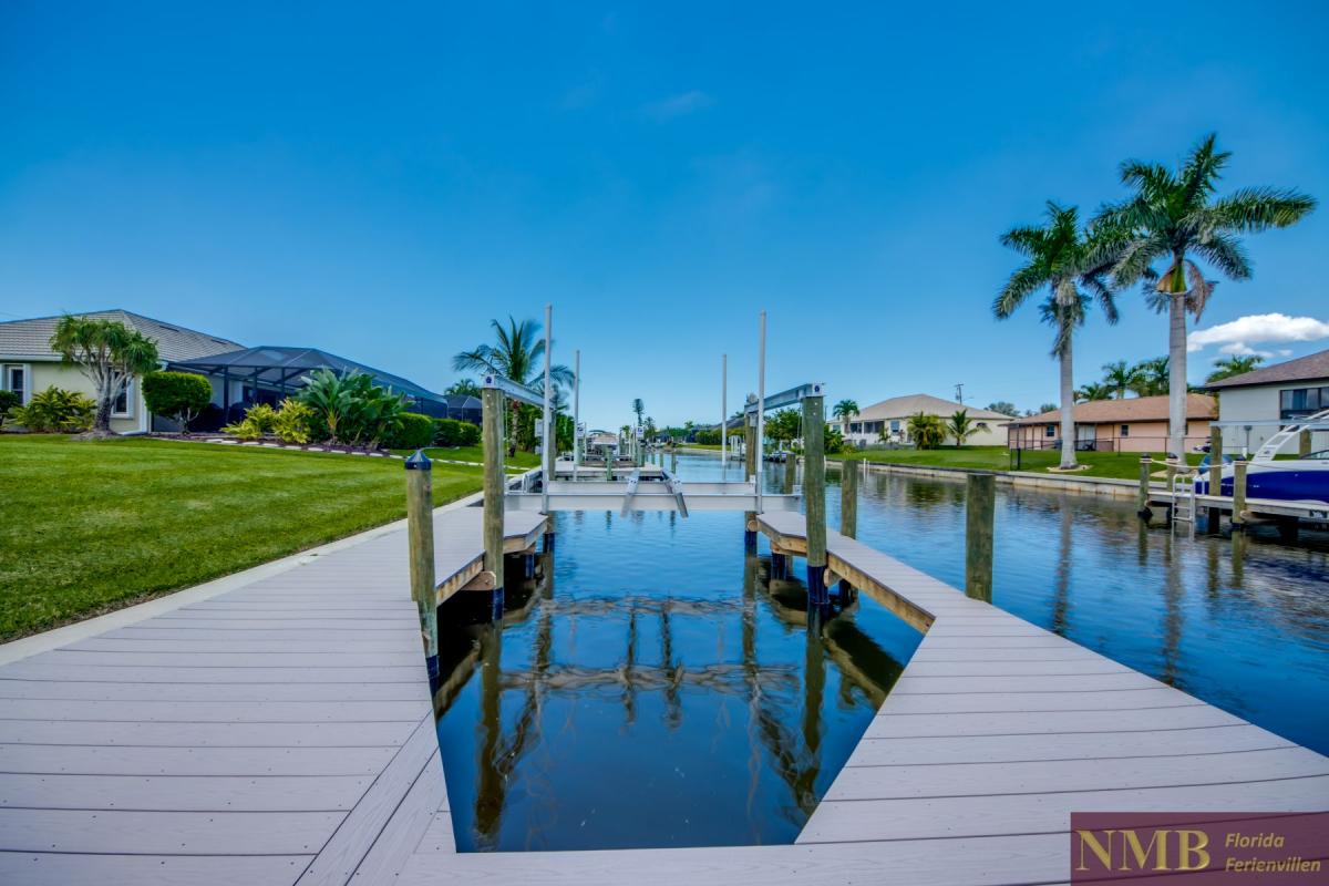 Cape_Coral_Ferienhaeuser_Barbara_81-Dock-Boat-Lift