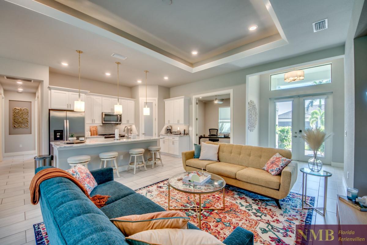 Cape_Coral_Ferienhaeuser_Marie-Angeline_16-Family-Room