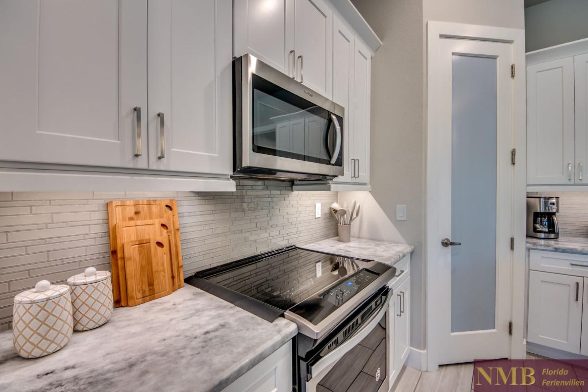 Cape_Coral_Ferienhaeuser_Marie-Angeline_26-Kitchen