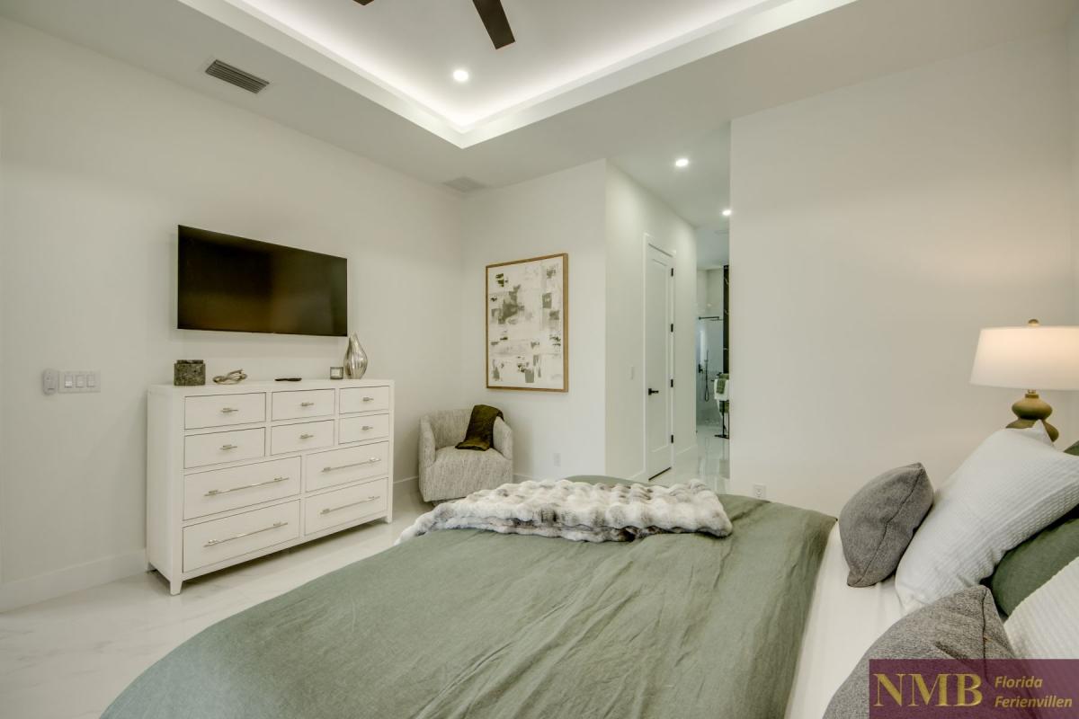 Ferienhaus-Cape-Coral-Momoa_39-Master-Bedroom